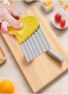 اشتري Plastic Wavy Potato and Pickle Cutter with Stainless Steel Prongs (Plastic Handle, Perfect for Cutting Crispy Potatoes and Homemade Pickles)" في مصر