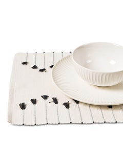 اشتري Piq Ribbed Placemat, Off-White & Black - 33X48 Cm في الامارات