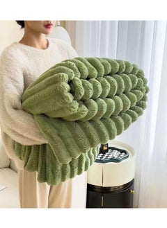 Buy COMFY WARM THICK WINTER EMBOSSED SOFT LUXURIOUS BLANKET KING SIZE GREEN in UAE