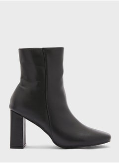 اشتري Rounded Toe Block Heel Boot Black في السعودية