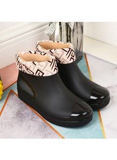 اشتري Wholesale spring and autumn Japanese fashion rain shoes adult short tube water shoes non-slip wear-resistant womens boots warm outer wear water boots overshoesBlack + cotton sleeve Black + cotton sleeve في السعودية