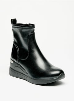 اشتري Solid Boots With Zip Closure And Pull Tabs By Shoexpress في الامارات