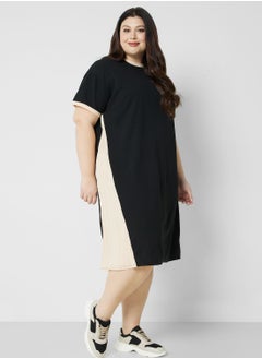 Buy Pleat Panel Detail Shift Dress in UAE