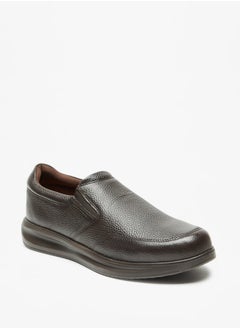 اشتري Men Solid Slip On Moccasins في الامارات