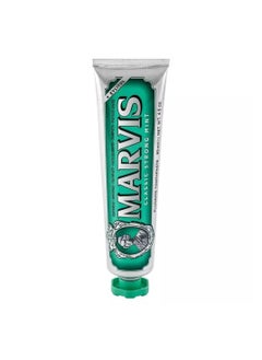 اشتري Classic Strong Mint Toothpaste 85ml في الامارات