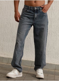 Buy Men Tapered Fit Mildly Distressed Jeans in UAE