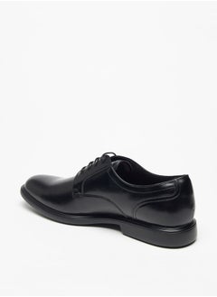 اشتري Men Solid Derby Shoes with Lace-Up Closure في الامارات