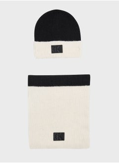 اشتري Logo Beanie And Scarf Giftpacks في الامارات