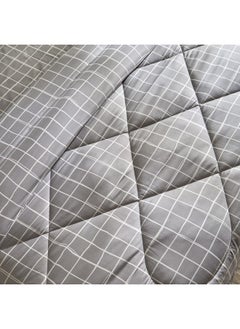 اشتري Matrix Acron Microfibre King Comforter 240 x 220 cm في الامارات