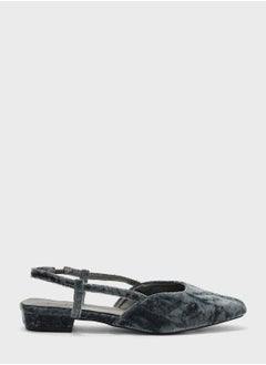 اشتري Velvet Square Toe Ankle Strap Ballerina في الامارات