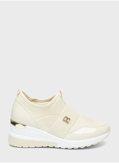 اشتري Essential Low Top Sneakers في الامارات