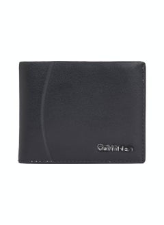 Buy Men's Minimal Focus Bifold Wallet - Recycled leather, Black in UAE