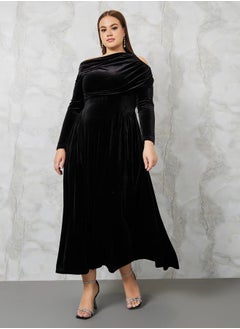 اشتري Plus Asymmetric Neck Gathered Velvet Maxi Dress في السعودية