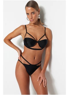 اشتري Black Piping Regular Leg Bikini Bottom TBESS23BA00013 في مصر