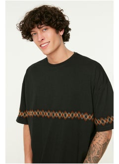 اشتري Black Men's Oversize/Wide Cut Crew Neck Short Sleeve Embroidered  T-Shirt في مصر