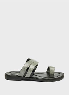 Buy Toe Ring Arabic Sandals in UAE