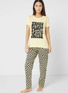 Buy Graphic T-Shirt And Pyjama Set in Saudi Arabia