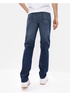 اشتري AE AirFlex+ Slim Straight Jean في الامارات