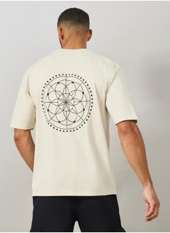 Buy Geometric Graphic Print Oversized T-Shirt in Saudi Arabia