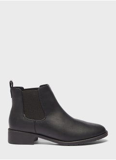 اشتري Low Heel Ankle Boots في الامارات