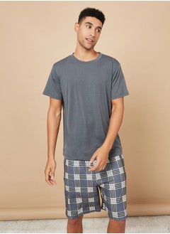 Buy Solid T-shirt and Checked Shorts Set in Saudi Arabia