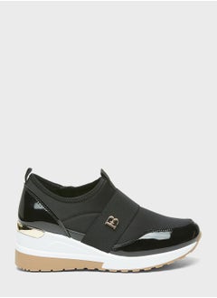 اشتري Essential Low Top Sneakers في الامارات