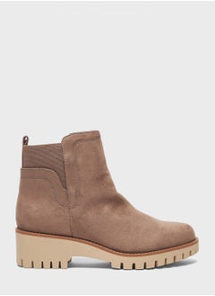 اشتري Low Heel Ankle Boots في الامارات