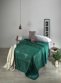 اشتري Mora Engraved Blanket (Engraved), Model J29 - From Mora - Large Size - Color: Emerald - Sizes: 220*240 - Fabric is 85% Acrylic 15% Polyester - Weight: 4.45 kg - Country Of Origin is Spain. في مصر