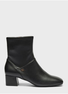 اشتري Close Toe Mid Heel Ankle Boots في الامارات