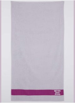 اشتري Ona Side Strip Detail Beach Towel في السعودية