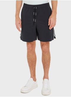 اشتري Woven Shorts في الامارات