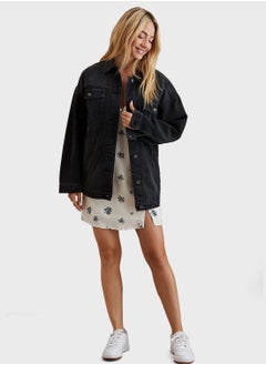 Buy Pocket Detail Boyfriend Denim Jacket in Saudi Arabia