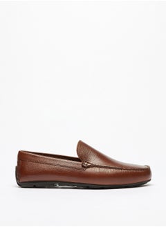 اشتري Mens Textured Slip-On Loafers في الامارات