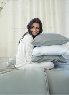 اشتري Bamboo Viscose 4 piece duvet set Super King/ King 240 cm x 270 cm in Dove Grey في الامارات