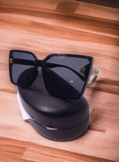 اشتري "Fendi Sunglasses: Distinctive design, high quality, sun protection, trendy, elegant." في مصر