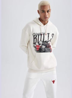Buy Man NBA Chicago Bulls Licenced Boxy Fit Hooded Knitted Sweatshirt in UAE