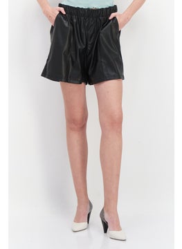 اشتري Women Solid Faux-Leather Pull-On Basic Short, Black في الامارات