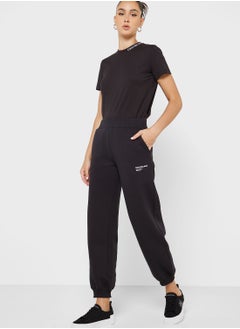 اشتري Logo Cuffed Bottom Sweatpants في الامارات