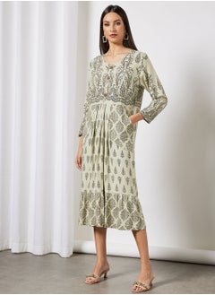 Buy All Over Printed Round Neck Three Quarter Sleeve Jalabiya With Facemask in UAE