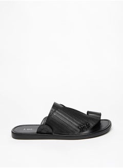 اشتري Men's Textured Slip-On Arabic Sandals في السعودية