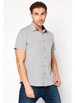 اشتري Men Regular Fit Pointed Collar Short Sleeve Plain Casual Shirt, Stone Grey في الامارات