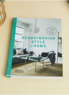 اشتري كتاب دليل النمط الاسكندنافي في المنزل (Scandinavian Style At Home A Room-By-Room Guide) في السعودية