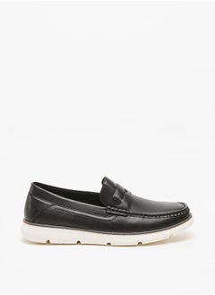 اشتري Men's Solid Slip-On Loafers في الامارات