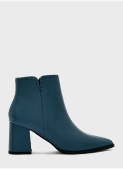 اشتري Block-Heel Ankle Boots With Oversize Topstitching في الامارات