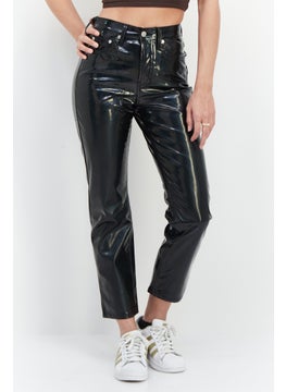 اشتري Women Regular Fit Textured Vinyl Pants, Black في الامارات