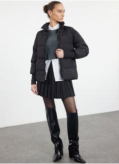 اشتري Black Rib Sleeve Water Repellent Puffer Coat TWOAW22MO0002 في مصر