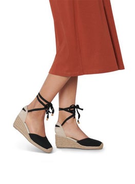 Buy Women Textured Tie Sandals, Black/Beige in UAE