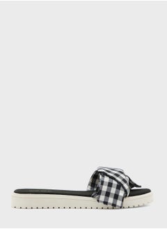 اشتري Checked Sandals في الامارات