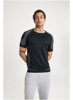 Buy Man Slim Fit Crew Neck Short Sleeve Knitted T-Shirt in Egypt