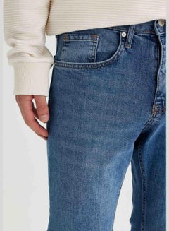 اشتري Man Denim Trousers في الامارات